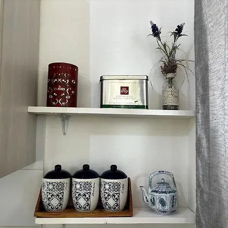 Redhousemorrona Apartment